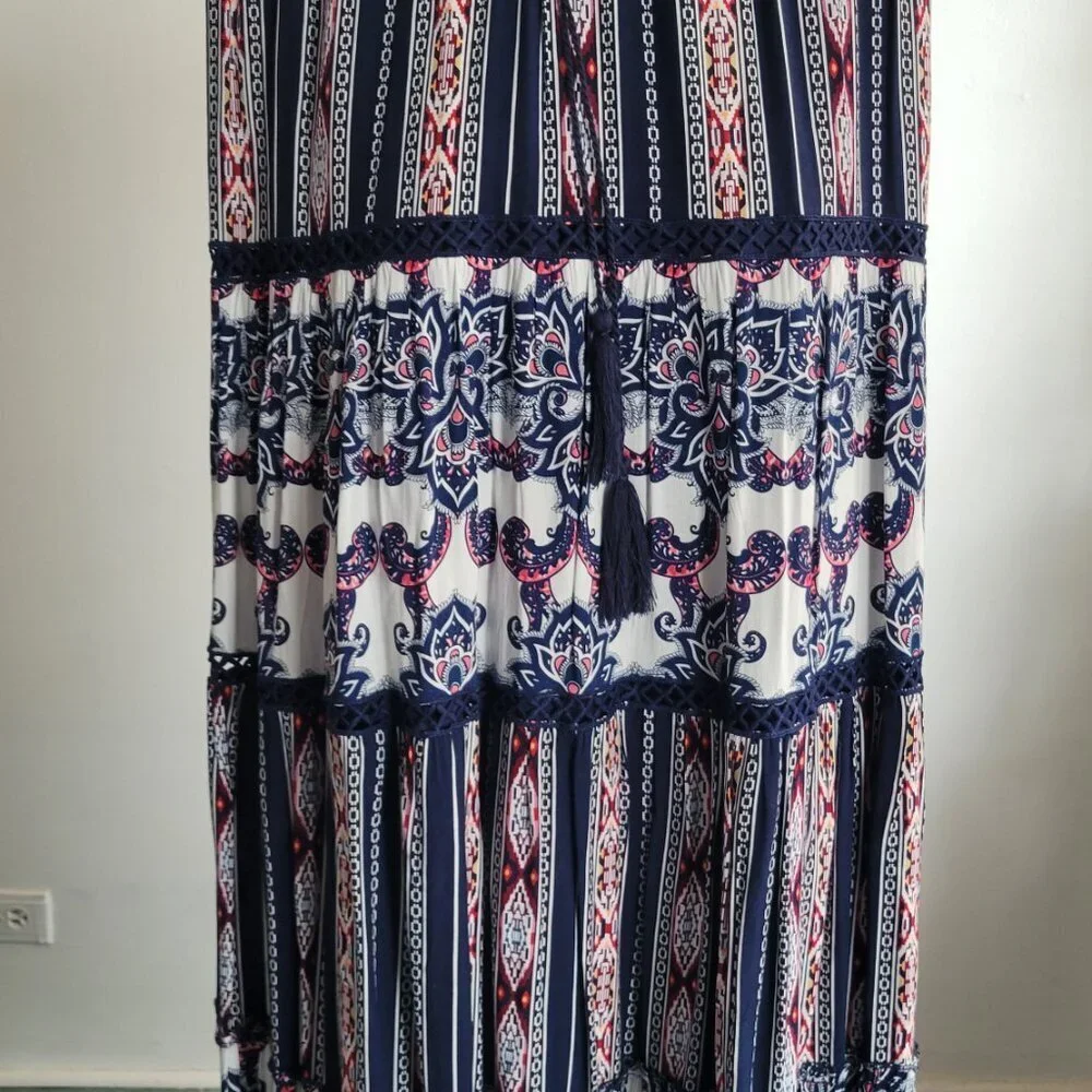 Solitaire Navy & White Patterned maxi skirt (Size: Large)
